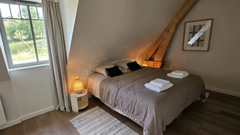gite-location-8personnes-cassel-chambre01-01