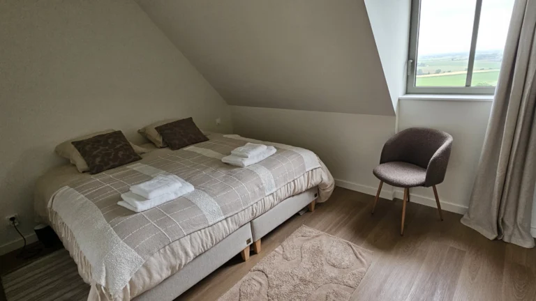 gite-location-8personnes-cassel-chambre04-02